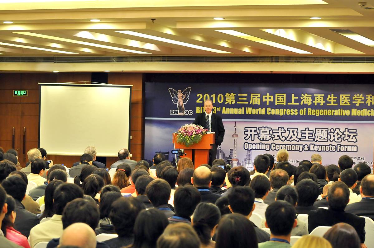 干细胞与再生医学大会 现场照片 06 会议期间交流