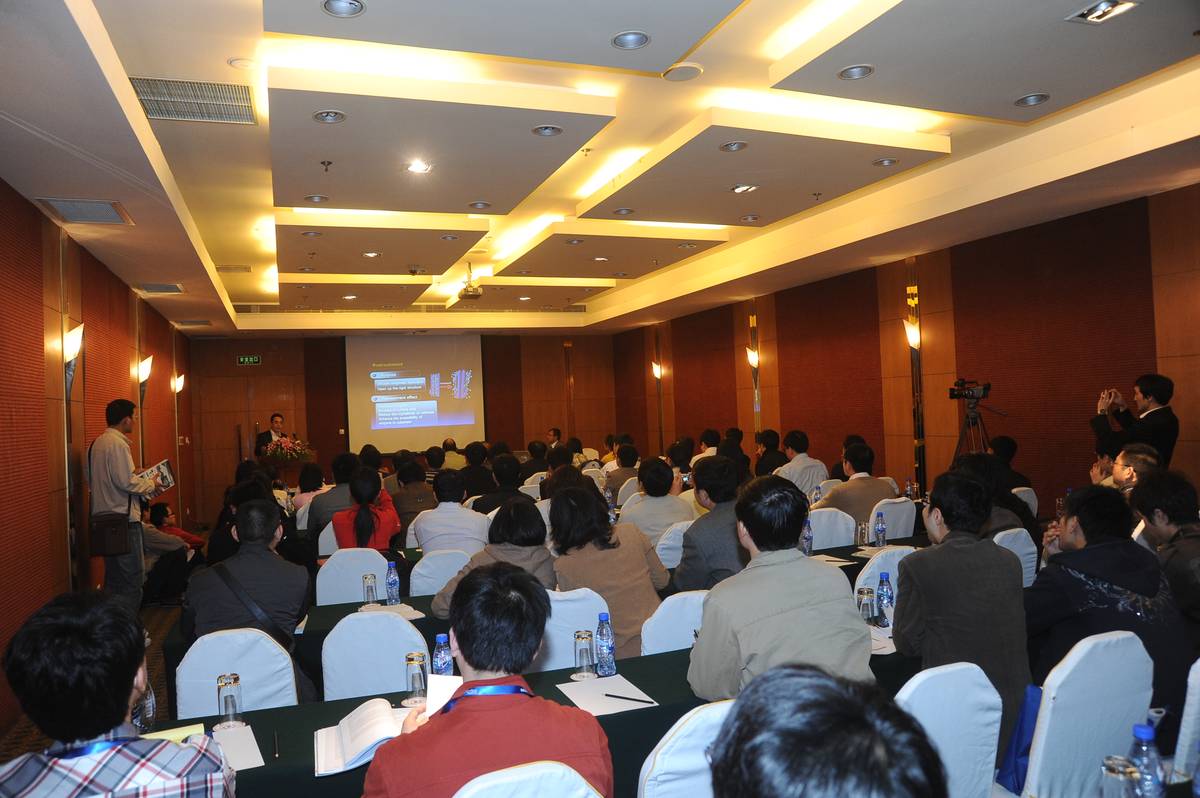 国际酶与生物催化研讨会 现场照片 08 会议代表交流